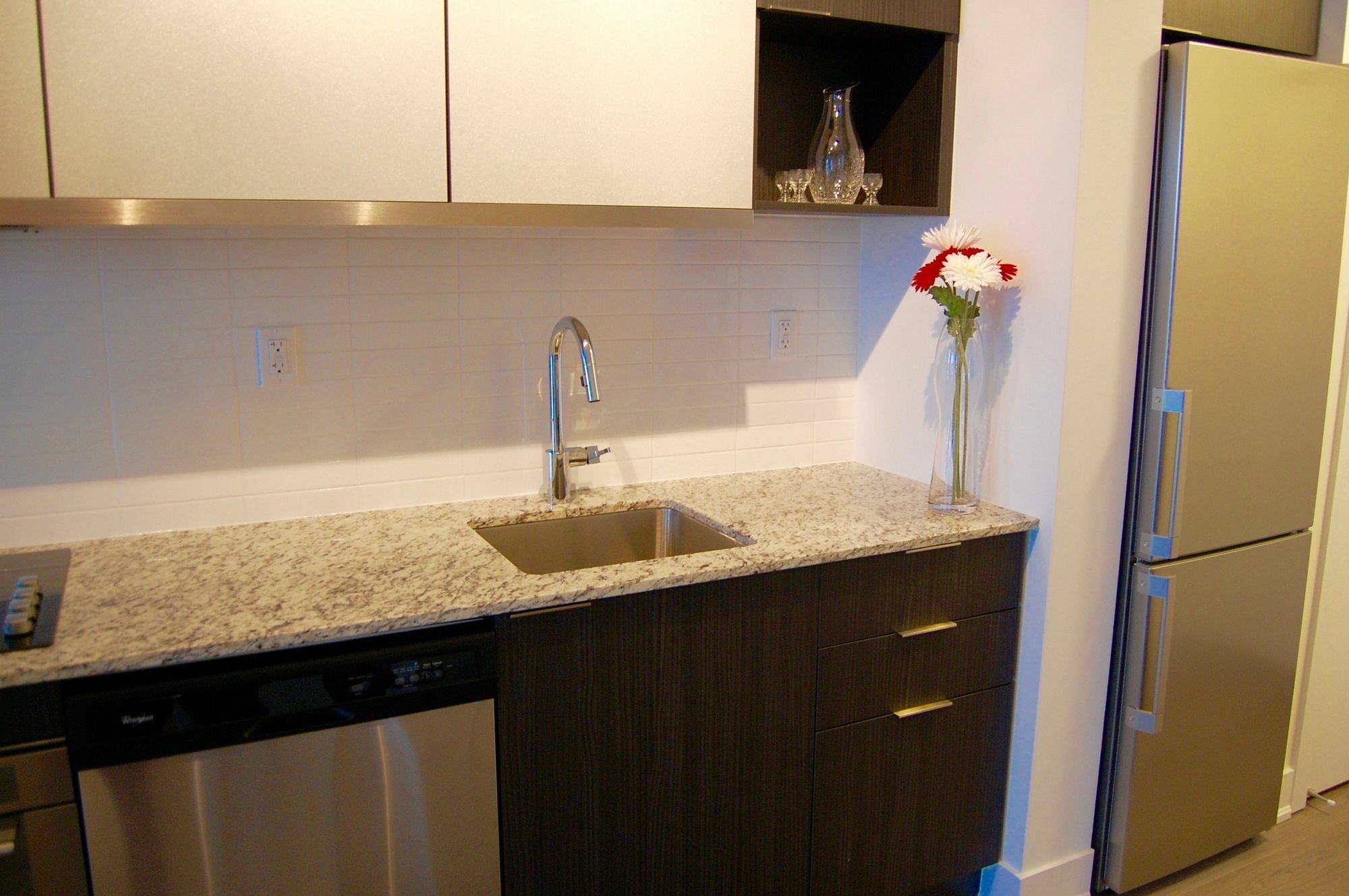Shops At Don Mills Furnished Apartments Торонто Экстерьер фото