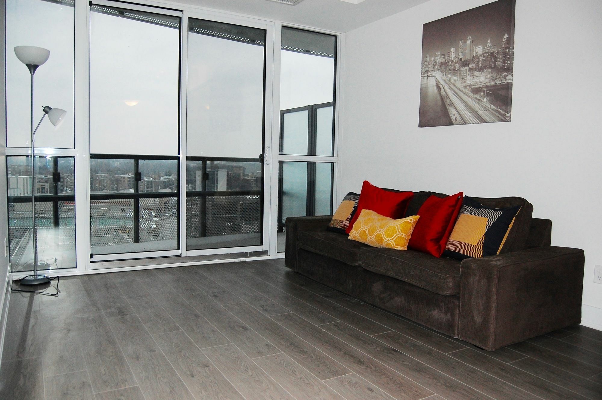 Shops At Don Mills Furnished Apartments Торонто Экстерьер фото